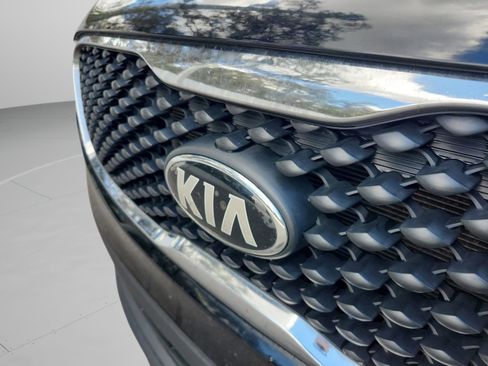 Used 2017 Kia Sorento LX w/ LX Convenience Package image 26