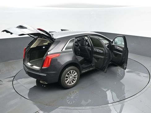 Used 2017 Cadillac XT5 Luxury w/ Driver Awareness Package image 30