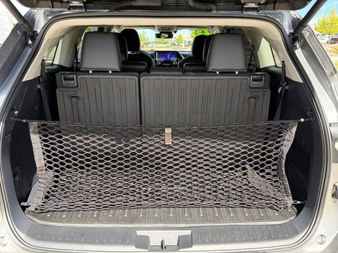 Used 2025 Toyota Highlander Platinum AWD/4WD image 21