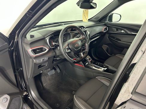 Used 2023 Chevrolet TrailBlazer RS w/ Sun and Liftgate Package AWD/4WD image 13