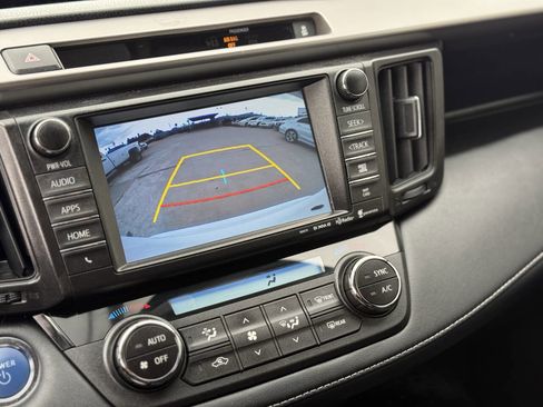 Used 2016 Toyota RAV4 XLE image 10