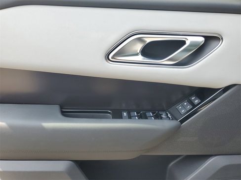 New 2026 Land Rover Range Rover Velar Dynamic SE image 11