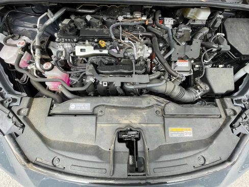 Used 2025 Toyota Prius Limited w/ Limited Premium Package FWD image 33