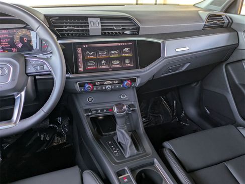 New 2025 Audi Q3 2.0T Premium image 6