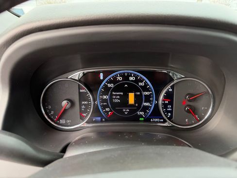 Used 2023 GMC Acadia AT4 w/ Technology Package image 11