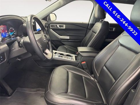 Used 2023 Ford Explorer XLT w/ Equipment Group 202A image 6