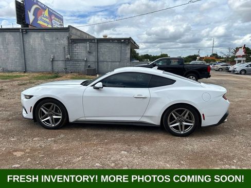 Used 2024 Ford Mustang Coupe RWD image 5
