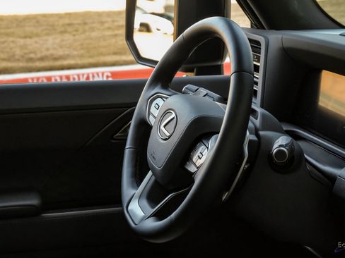 Used 2025 Lexus GX 550 w/ Accessory Package (CT) image 59