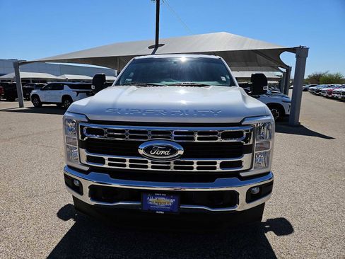 Used 2024 Ford F250 XLT w/ FX4 Off-Road Package AWD/4WD image 3