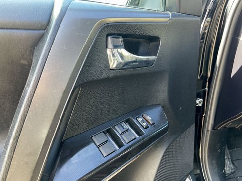 Used 2017 Toyota RAV4 SE w/ Advanced Technology Package image 20