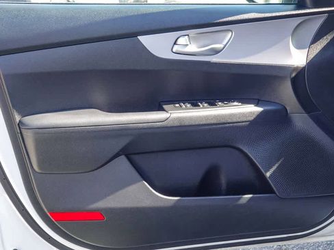 Used 2023 Kia Forte LXS image 19