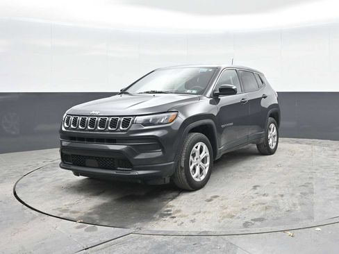 Used 2024 Jeep Compass Sport AWD/4WD image 5