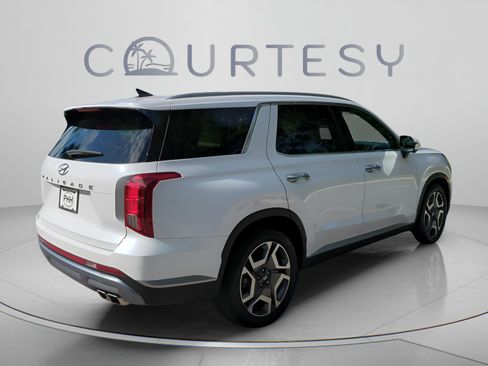 Used 2025 Hyundai Palisade SEL FWD image 7