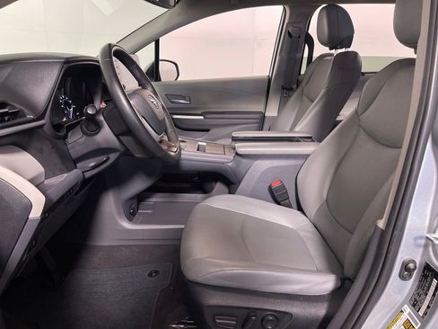 Certified 2023 Toyota Sienna XLE image 12