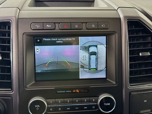 Used 2018 Ford Expedition Max Platinum AWD/4WD image 17