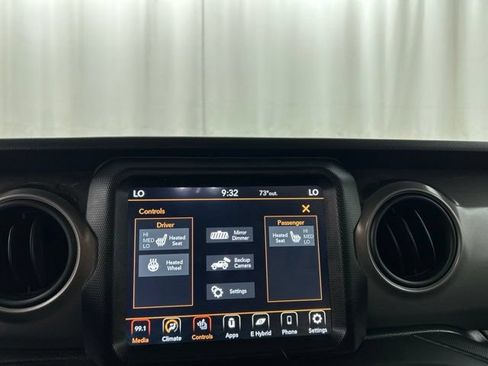Used 2023 Jeep Wrangler Unlimited AWD/4WD image 14