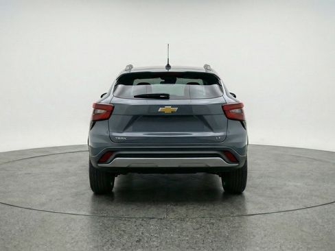 Used 2025 Chevrolet Trax LT w/ LT Convenience Package FWD image 7