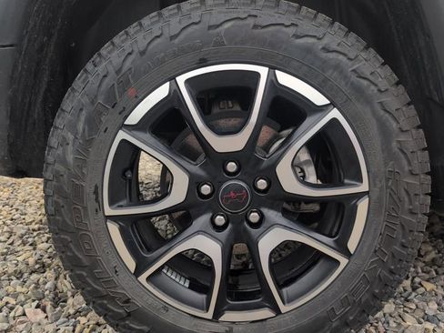 Used 2025 Jeep Compass Trailhawk AWD/4WD image 18