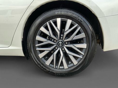 Used 2023 Nissan Altima 2.5 SV image 10