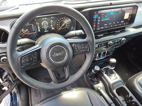 Used 2025 Jeep Wrangler Sport AWD/4WD image 21