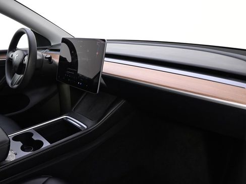 Used 2023 Tesla Model Y Long Range image 15