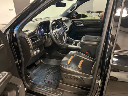 Used 2022 GMC Yukon SLT w/ SLT Luxury Package image 10