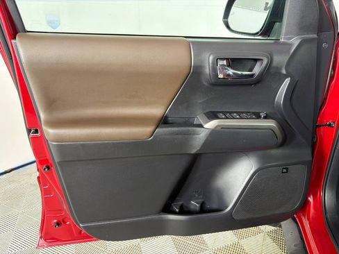 Used 2023 Toyota Tacoma Limited image 12