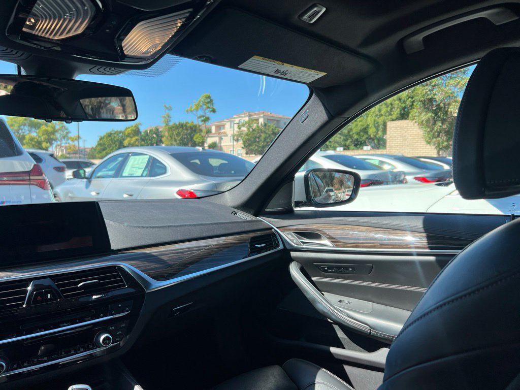 Used 2018 BMW 540i RWD image 13