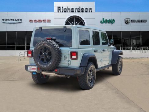 Used 2023 Jeep Wrangler Unlimited w/ Sun & Screen Package AWD/4WD image 3