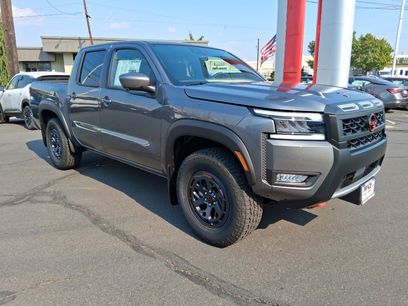 New 2025 Nissan Frontier PRO-4X w/ Pro Convenience Package