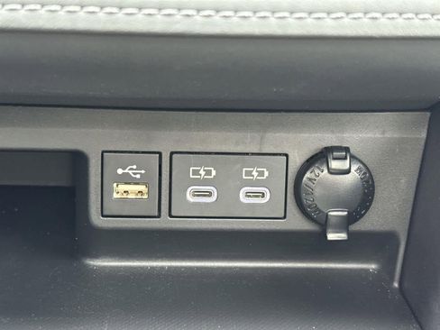 Used 2024 Toyota Highlander Platinum image 28