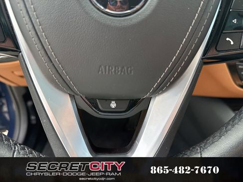 Used 2022 BMW 530i xDrive w/ Convenience Package image 43