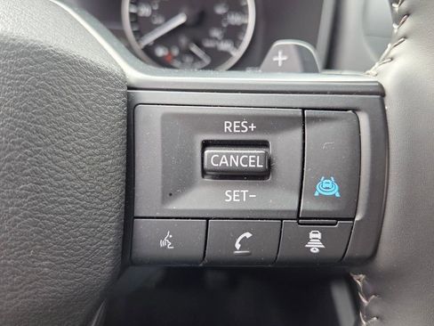 Used 2025 Nissan Rogue SV image 21