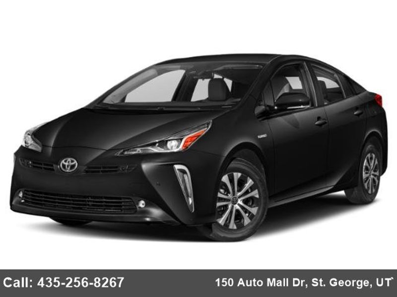 Used 2019 Toyota Prius LE image 1