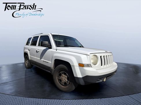 Used 2014 Jeep Patriot Sport w/ Power Value Group image 1
