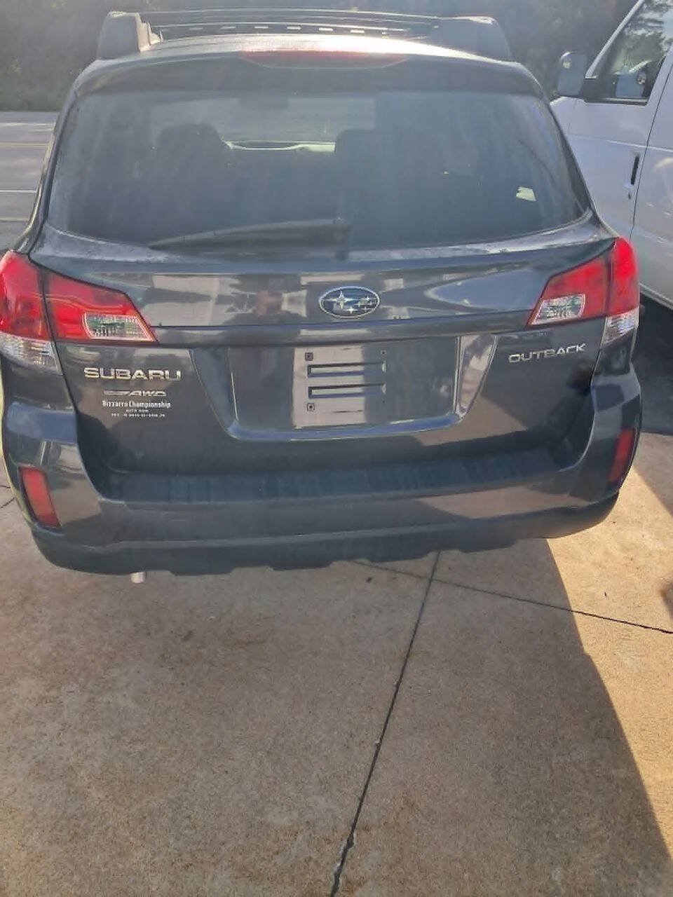 Used 2011 Subaru Outback 2.5i Premium w/ All-Weather Pkg AWD/4WD image 3