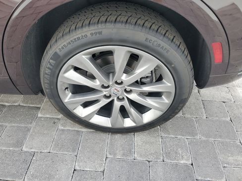 Used 2022 Buick Envision Avenir w/ Technology Package II FWD image 7