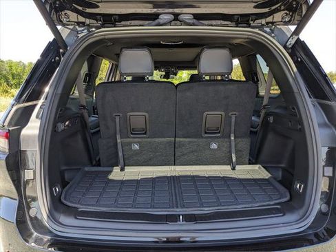 Certified 2025 Jeep Grand Cherokee L Limited w/ Luxury Tech Group II RWD image 47