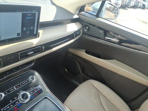 Certified 2022 Lincoln Nautilus Reserve w/ Equipment Group 201A image 22