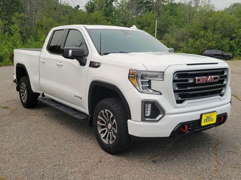 Used 2019 GMC Sierra 1500 AT4 w/ AT4 Premium Package AWD/4WD image 3