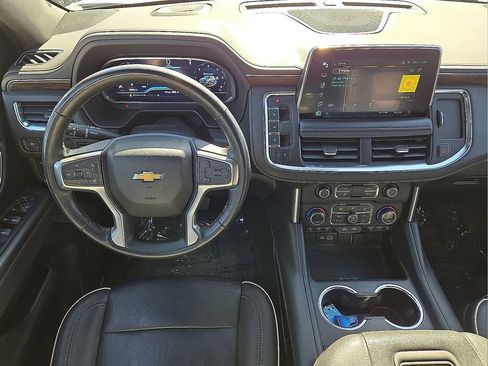 Used 2023 Chevrolet Suburban Premier image 20