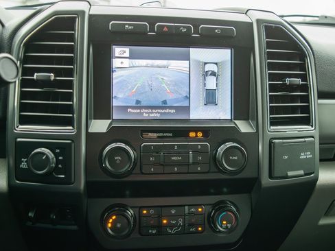 Used 2019 Ford F250 XLT w/ XLT Premium Package image 22