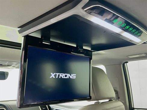 Used 2018 Toyota Highlander XLE w/ Carpet Mat Package (TMS) image 23