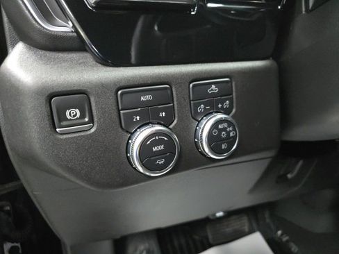 Used 2024 GMC Sierra 1500 Elevation image 16