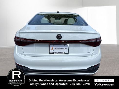 New 2025 Volkswagen Jetta SE image 9