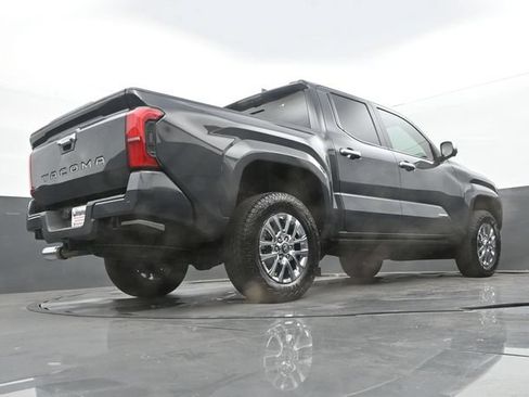 Used 2024 Toyota Tacoma Limited w/ Limited Package (LT) AWD/4WD image 28