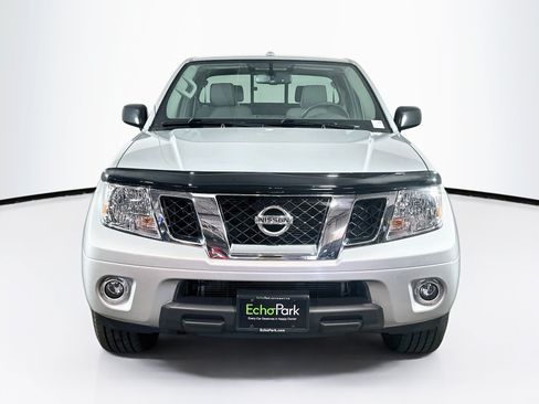 Used 2017 Nissan Frontier SV w/ SV Value Truck Package AWD/4WD image 2