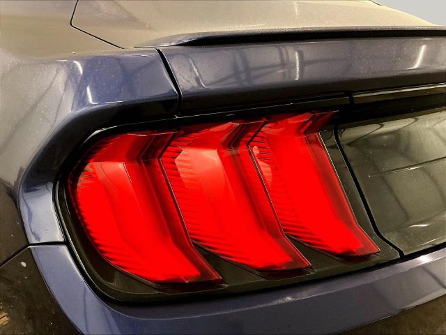 Used 2018 Ford Mustang Coupe w/ Equipment Group 101A RWD image 28