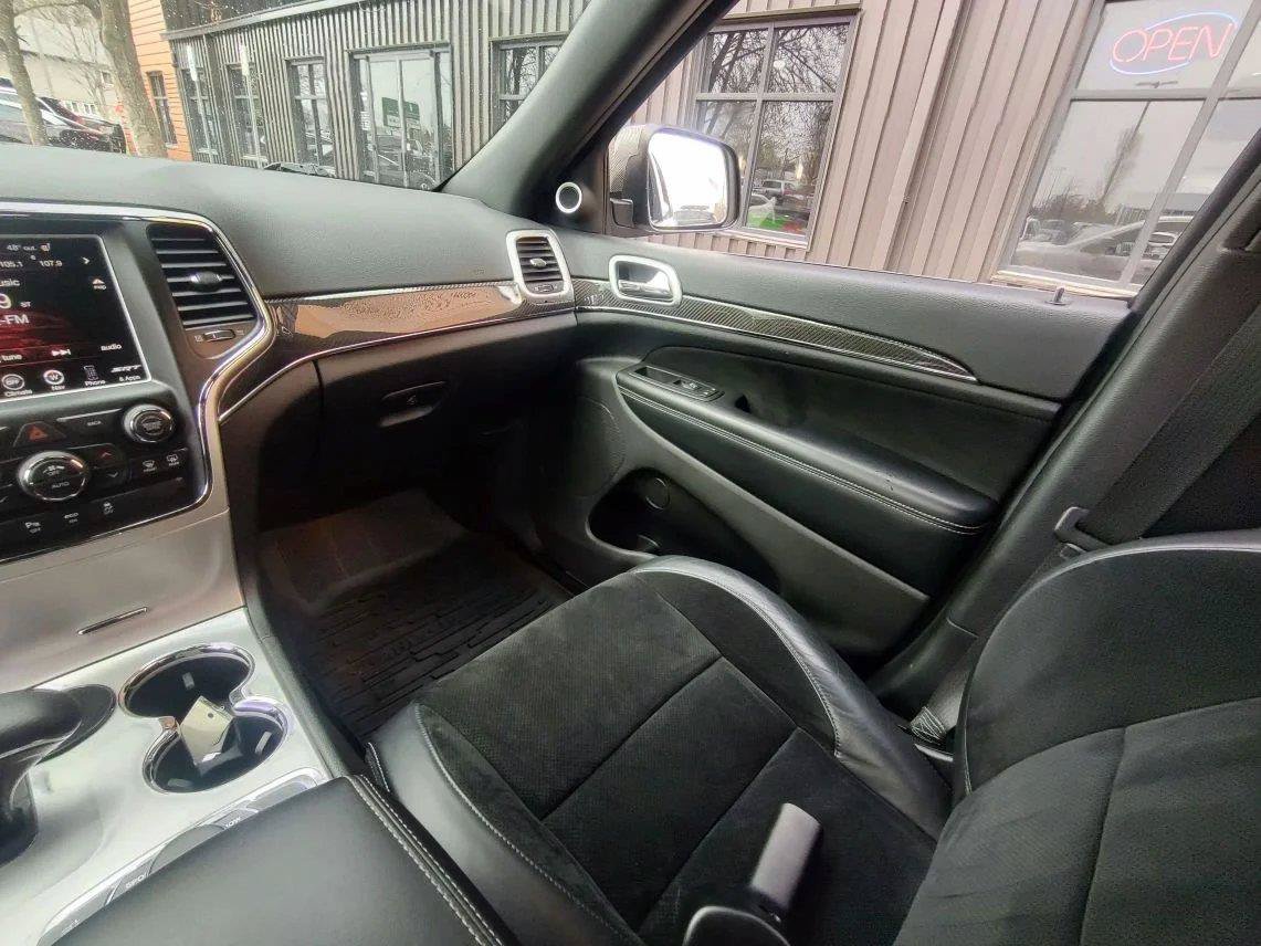 Used 2015 Jeep Grand Cherokee SRT AWD/4WD image 15
