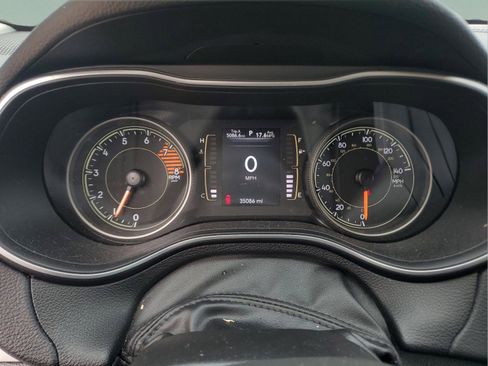 Used 2022 Jeep Cherokee Latitude w/ Sun & Sound Group AWD/4WD image 27